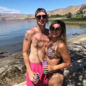 Meet your Posher, Dakota